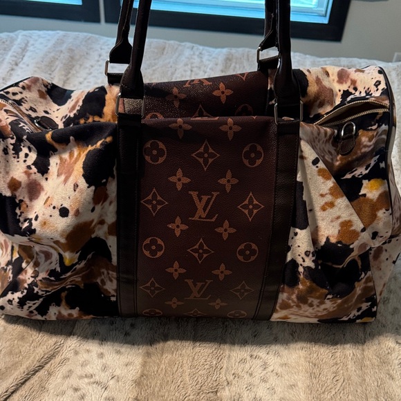 Black & Brown Cow Print Weekender Bag - Picture 4 of 8